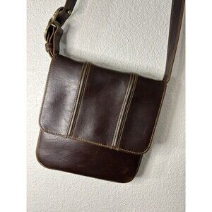 Liz Claiborne Honey Brown Fold Bag  Three Pocket Vegan Leather ￼￼